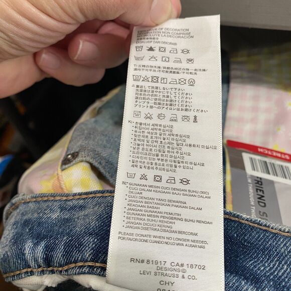 Levi Girlfriend Shorts Girls Size 14 Reg Multi Color Patch NWT - NEW - Picture 10 of 13